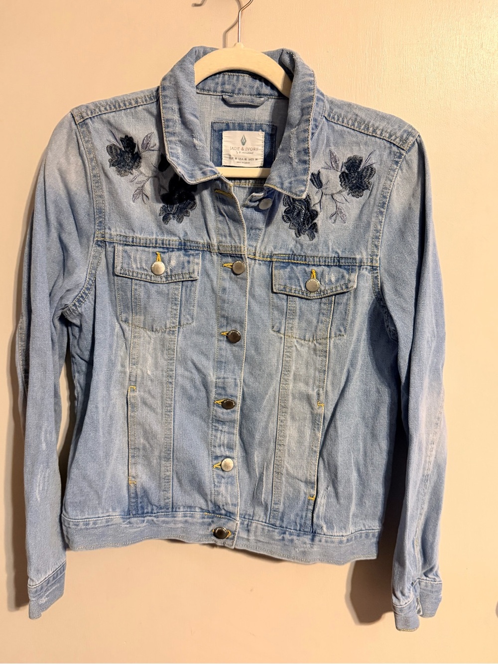 Jade & Ivory Embroidered Denim Jacket Medium Light Wash Floral Boho Jean Jacket - Picture 3 of 12
